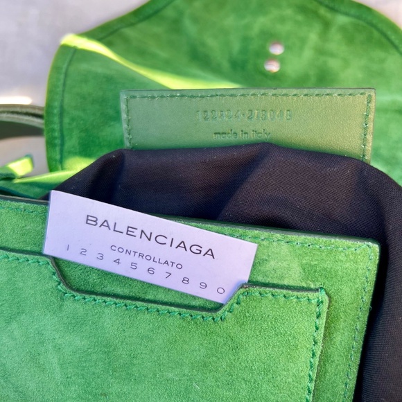 Balenciaga Suede Cargo Bag in Spring Green! - Picture 9 of 9